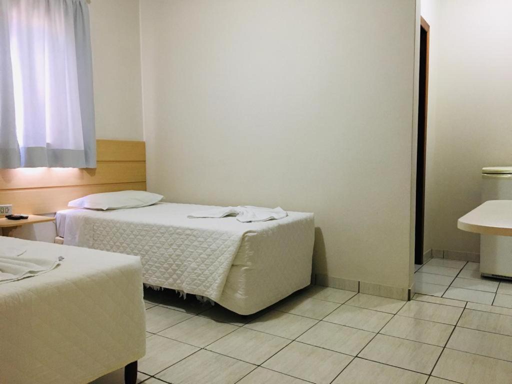 Hotel Paris Куритибанос Екстериор снимка