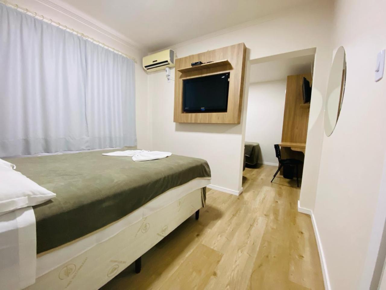 Hotel Paris Куритибанос Екстериор снимка