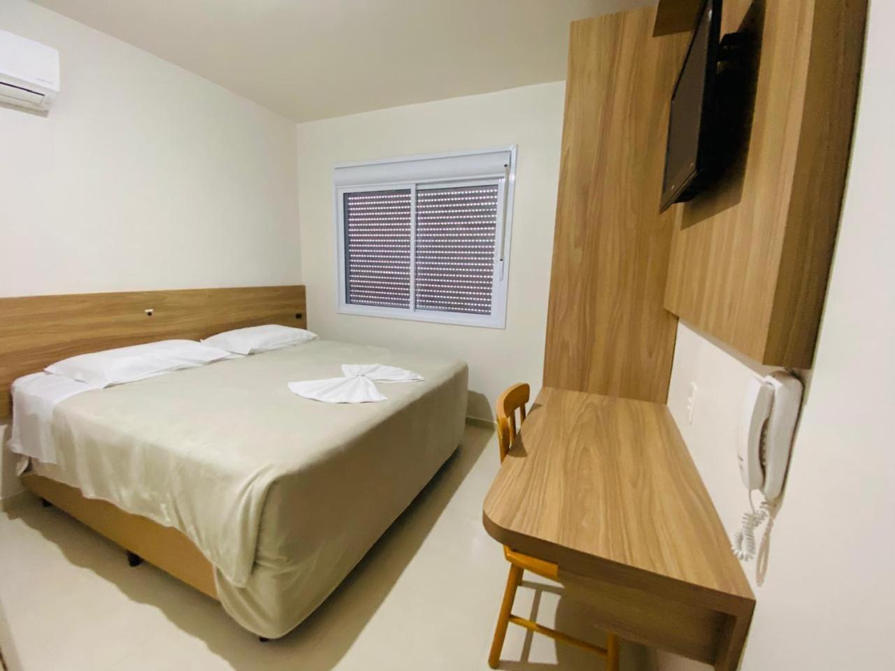 Hotel Paris Куритибанос Екстериор снимка